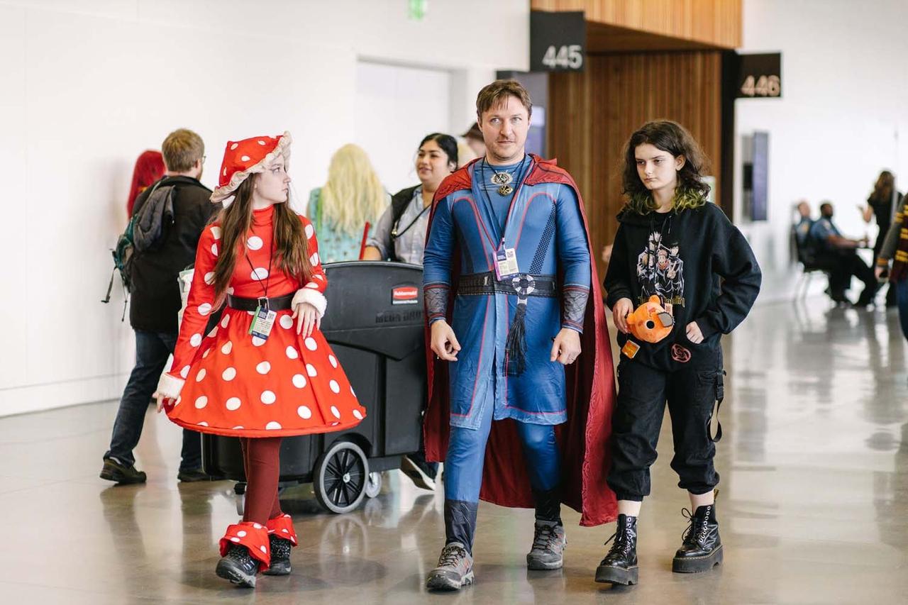 ECCC '23 cosplay (Chris2)