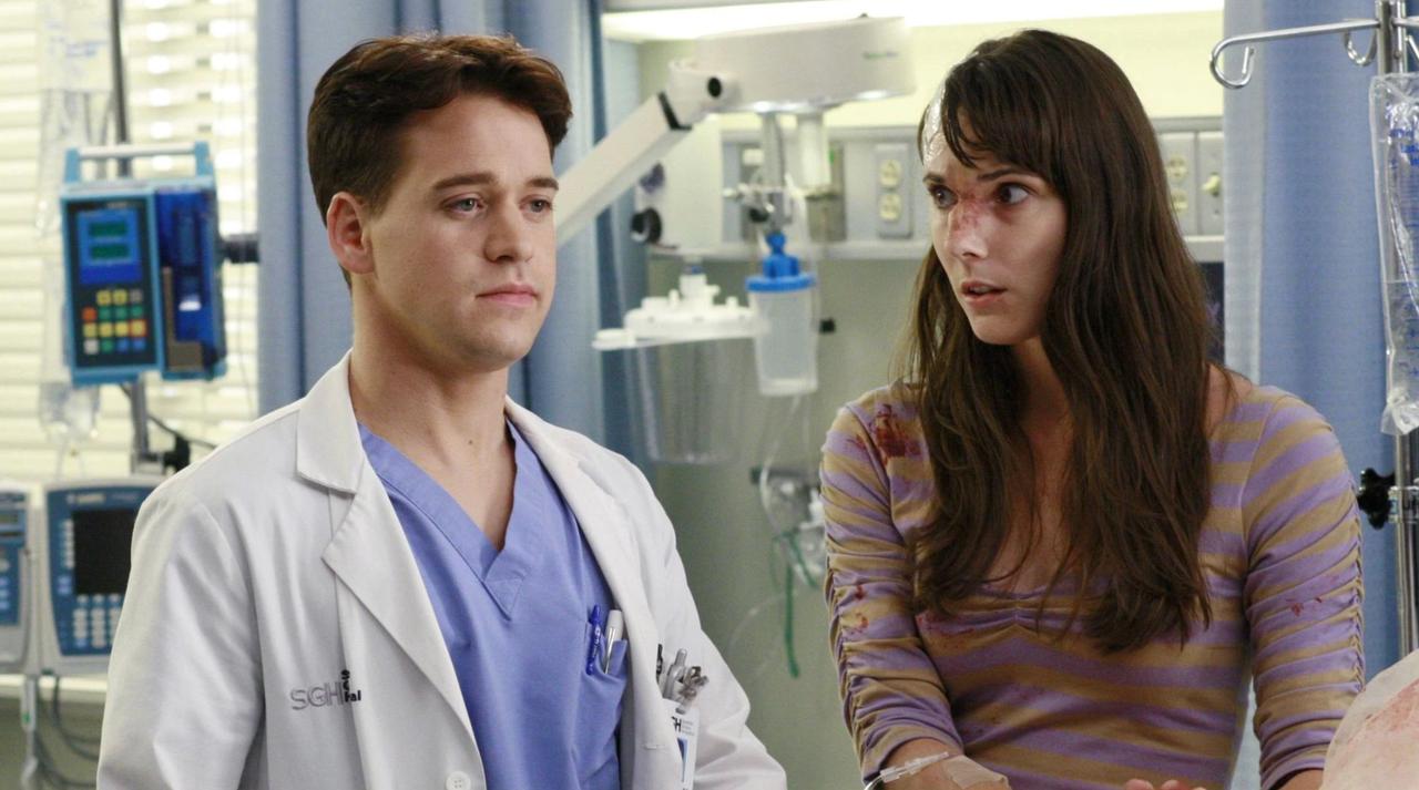 A still of T.R. Knight as Dr O'Malley on Grey's Anatomy