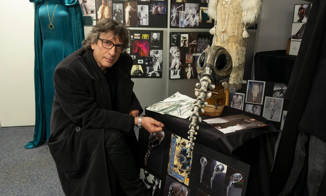 Neil Gaiman on the set of Sandman