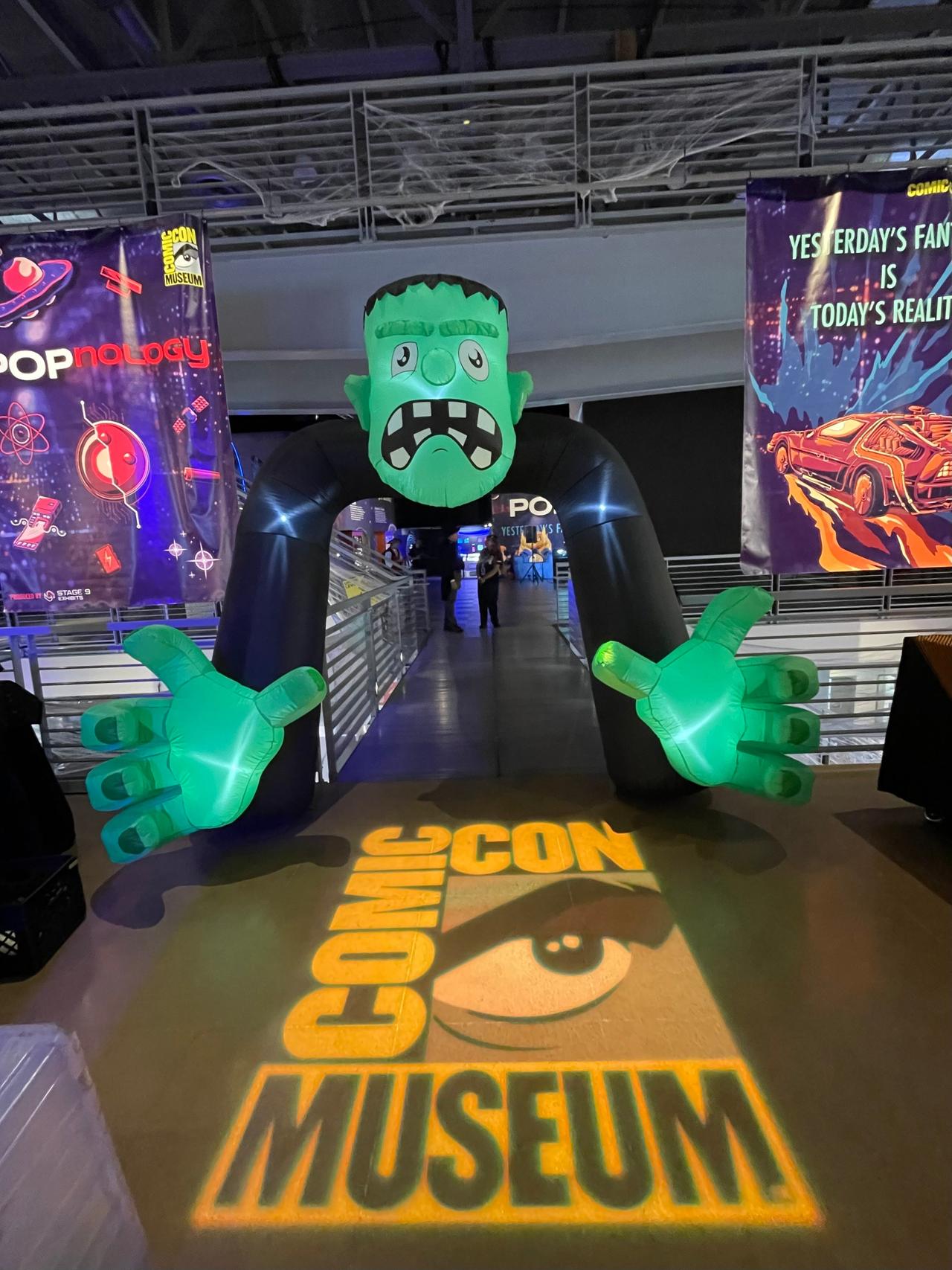 Comic Con Museum Funko Mask O Raid