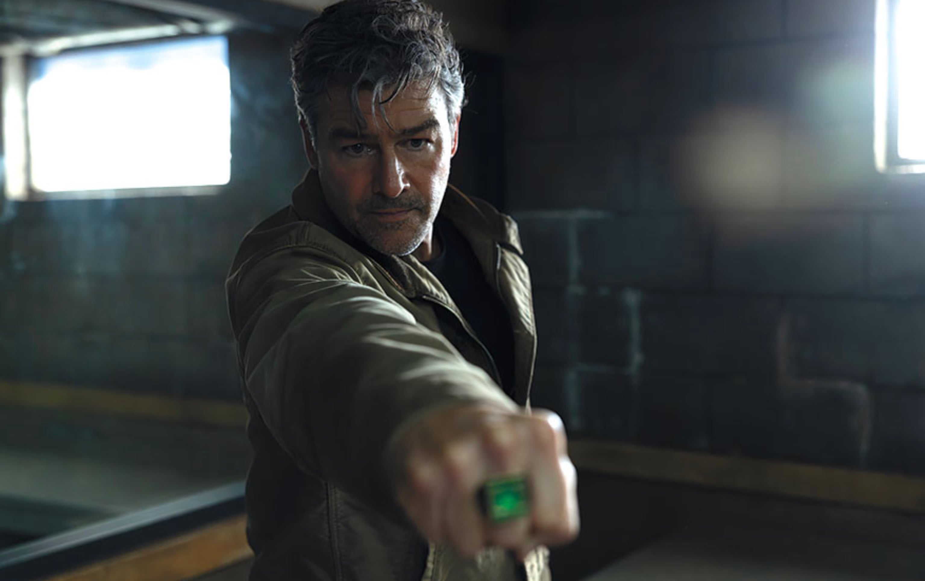 An image of Kyle Chandler in Lanterns
