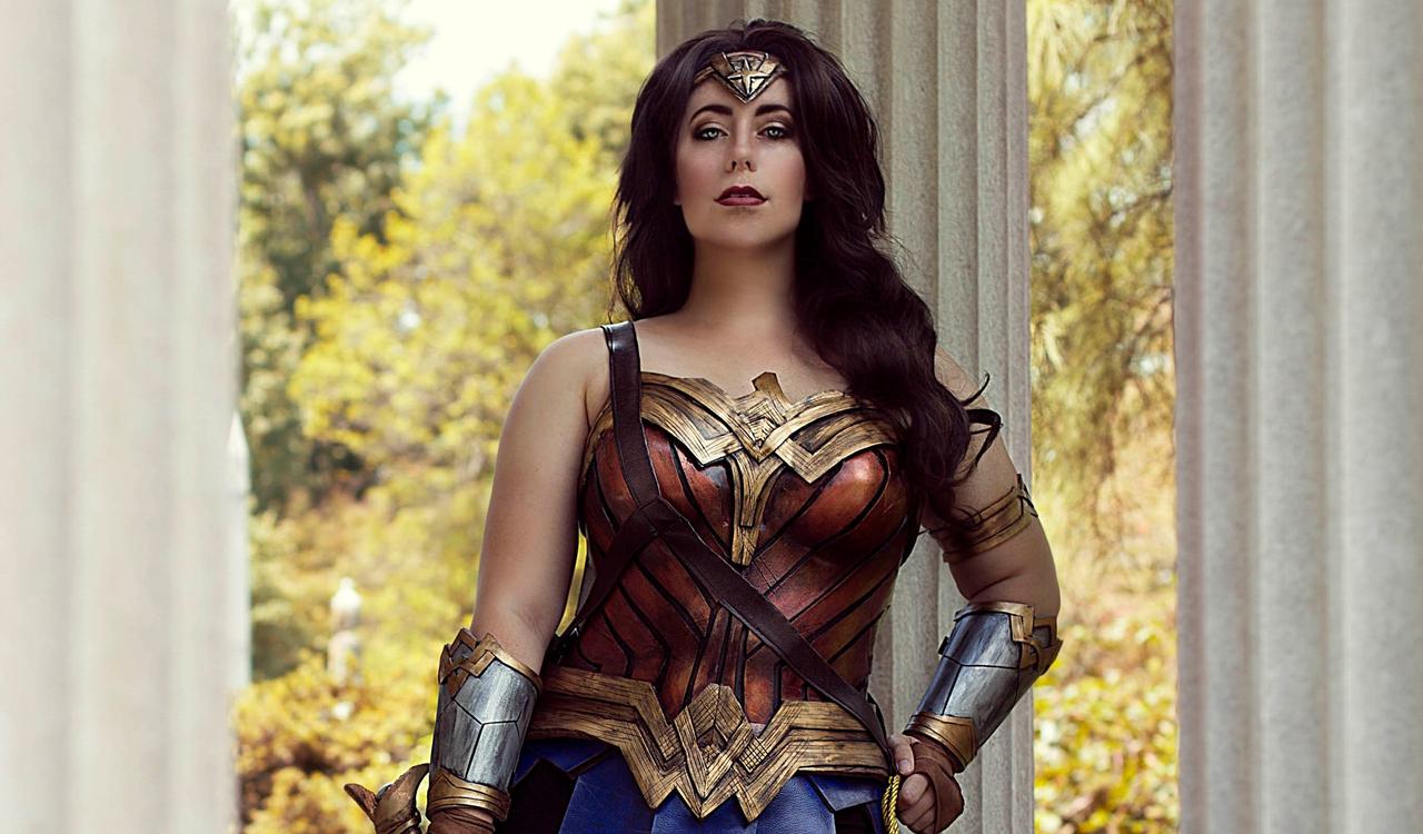 Jedimanda as Wonder Woman (Photography by Alexandra Lee Studios)