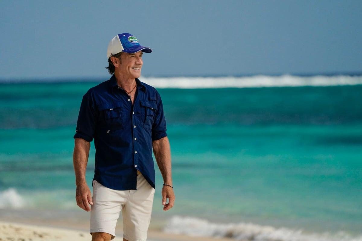 A picture of Jeff Probst as the host of Survivor on CBS.