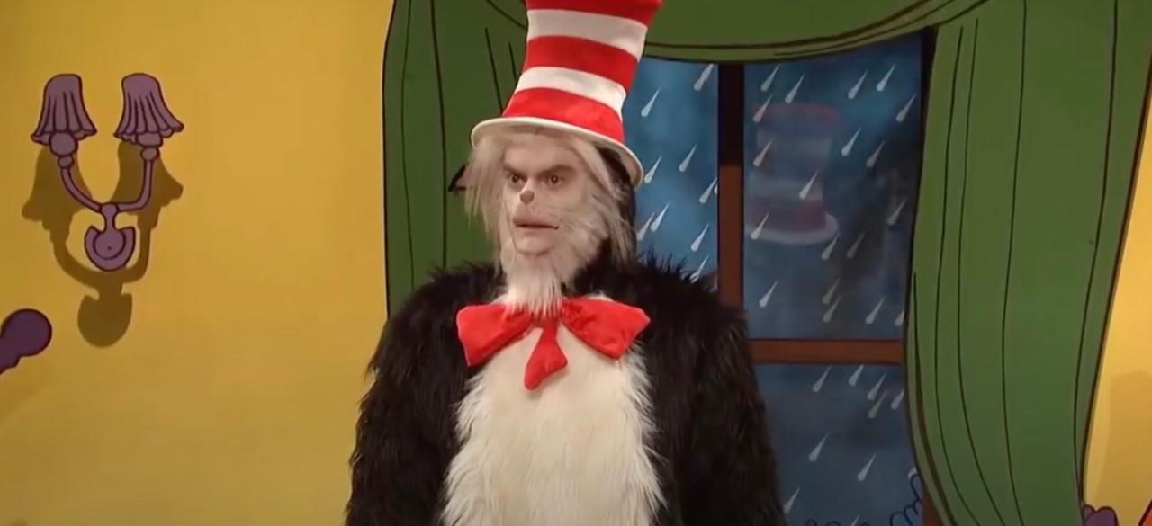 A still of Bill Hader as the Cat in the Hat in a Saturday Night Live sketch
