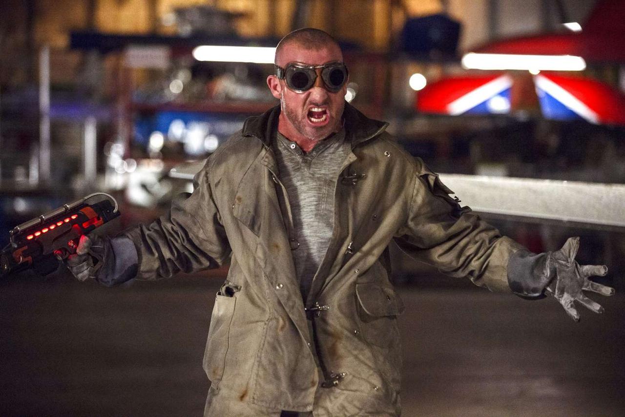 A promotional still of Dominic Purcell as Heat Wave on The Flash